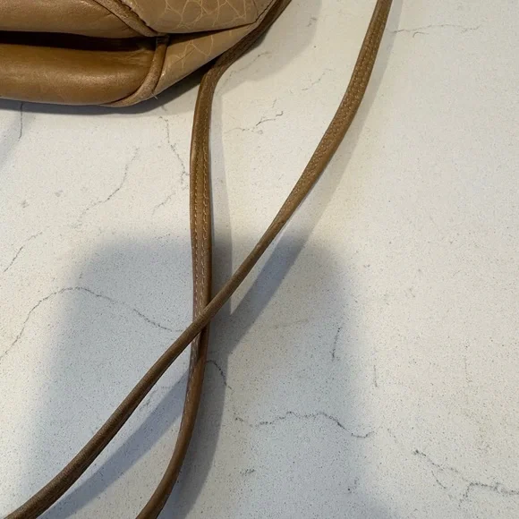 Fendi Beige Leather Shoulder Bag with Croc-Embossed Trim - Picture 5 of 7